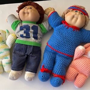 Vintage Cabbage Patch kids & their friends. Adorable Doll Set.
